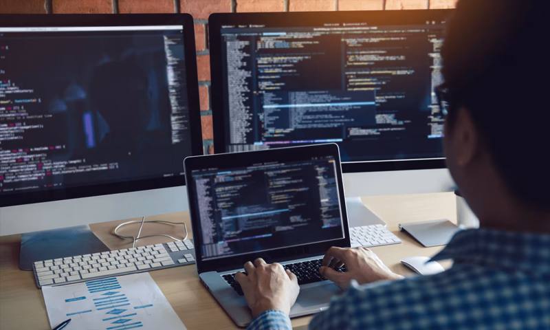 数据科学选型：R与Python如何赋能茂南区网站建设？
